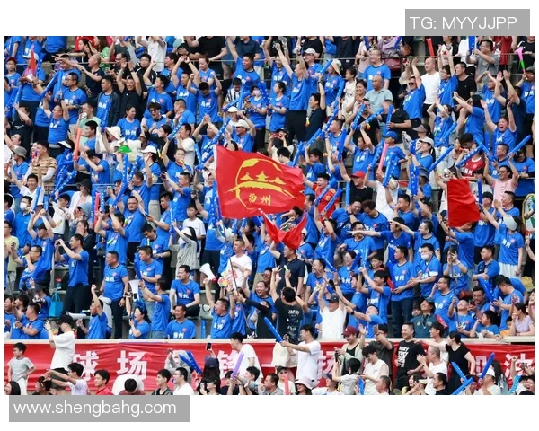 足球明星专用配图展示他们的风采与激情，尽显球场魅力与个人风格