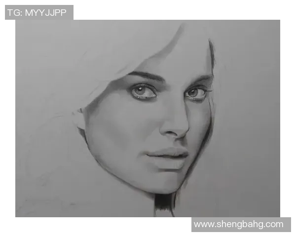 素描艺术展现女性足球明星独特魅力与风采的头像创作解析