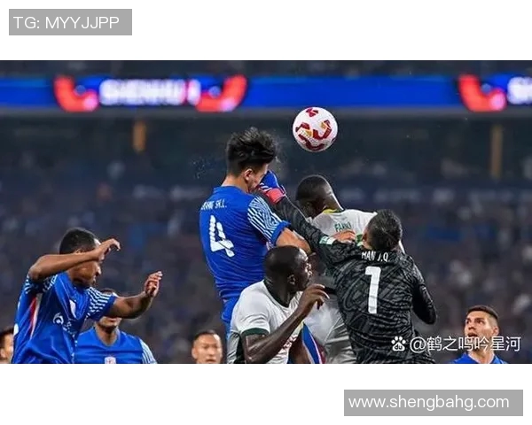 足球明星因脚伤痛苦瞬间曝光引发球迷热议与关心