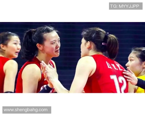 世界足球明星元老赛古力特重返绿茵场再展风采引发球迷热烈追捧